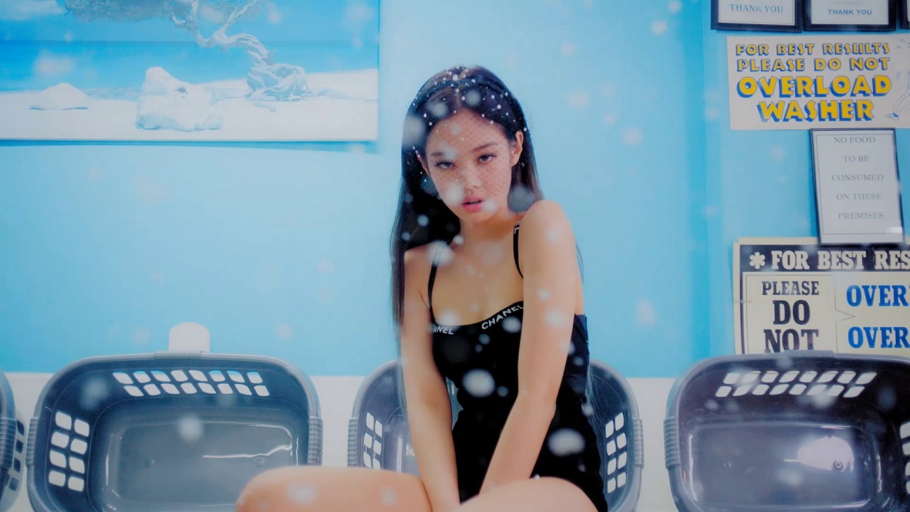 Jennie - Solo (M - V 60fps) [2160p60]68.569.jpg