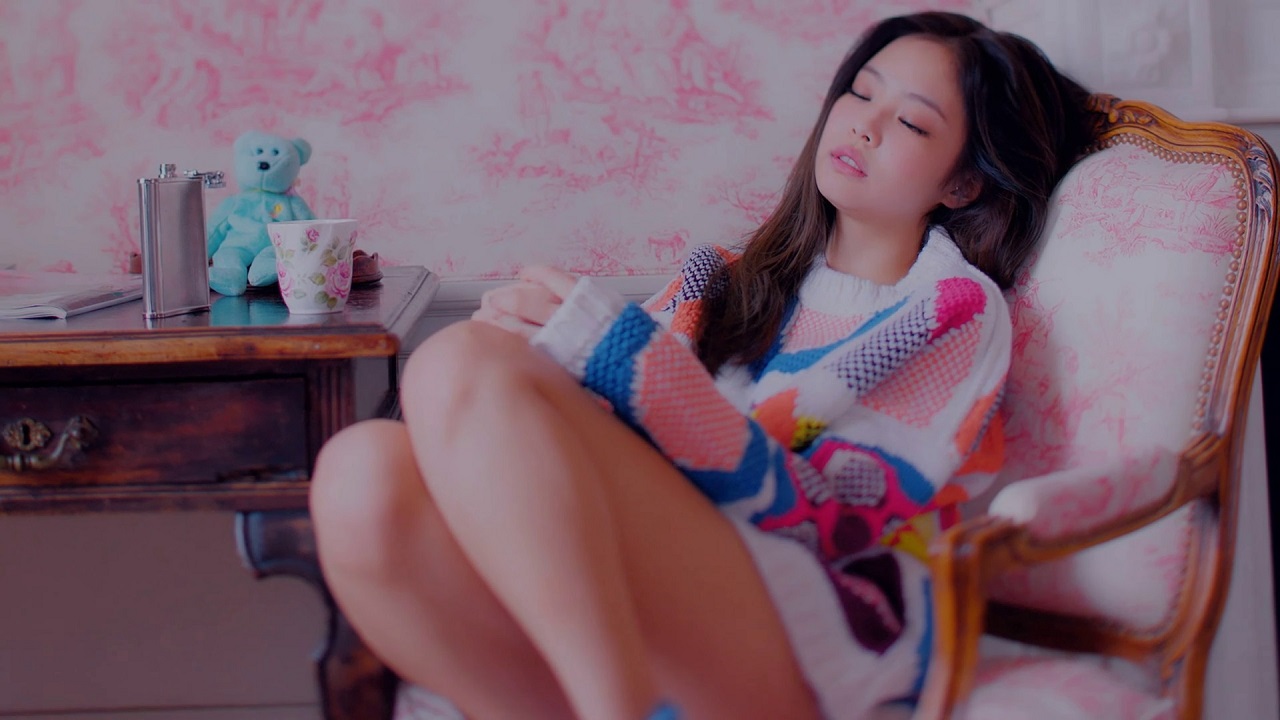 Jennie - Solo (M - V 60fps) [2160p60]25.008.jpg