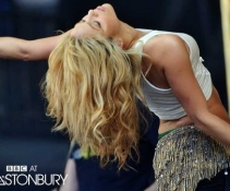 (Shakira) -Live Glastonbury 2010 ݳ᡿[720P]